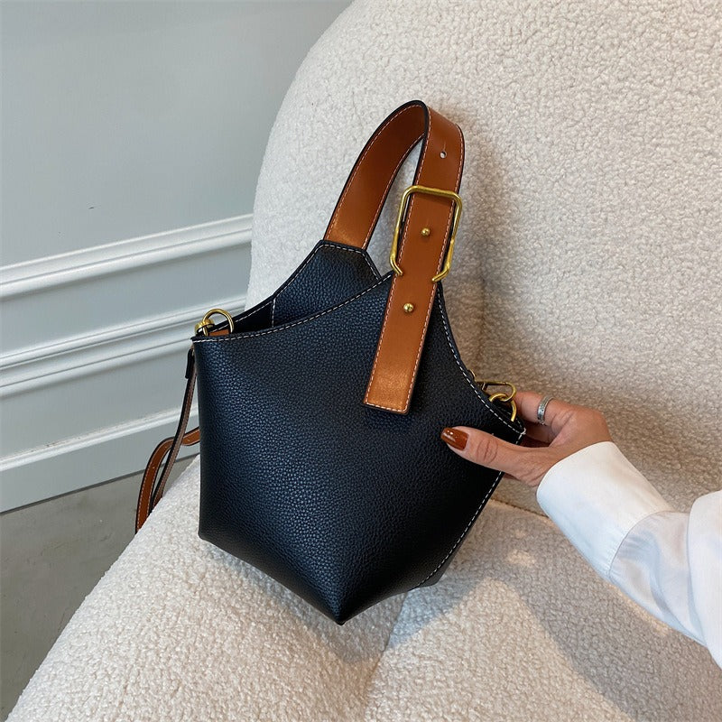 Retro Women's Fashion Casual Bag Portable Water Bucket Bag.