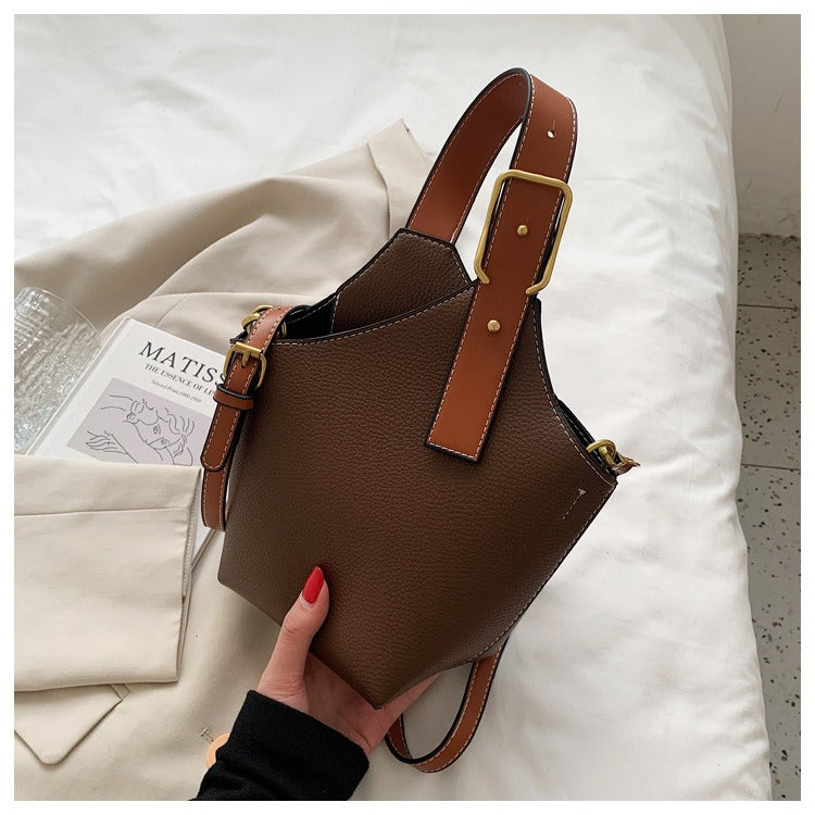 Retro Women's Fashion Casual Bag Portable Water Bucket Bag.