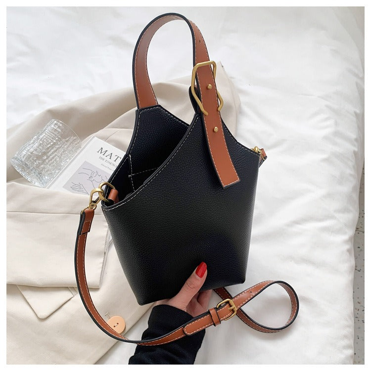 Retro Women's Fashion Casual Bag Portable Water Bucket Bag.