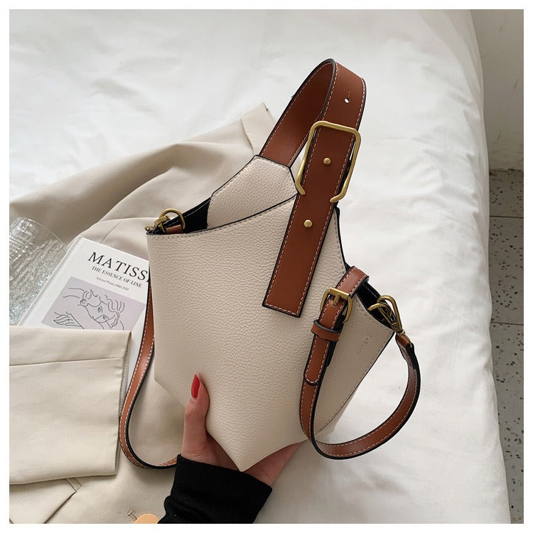 Retro Women's Fashion Casual Bag Portable Water Bucket Bag.